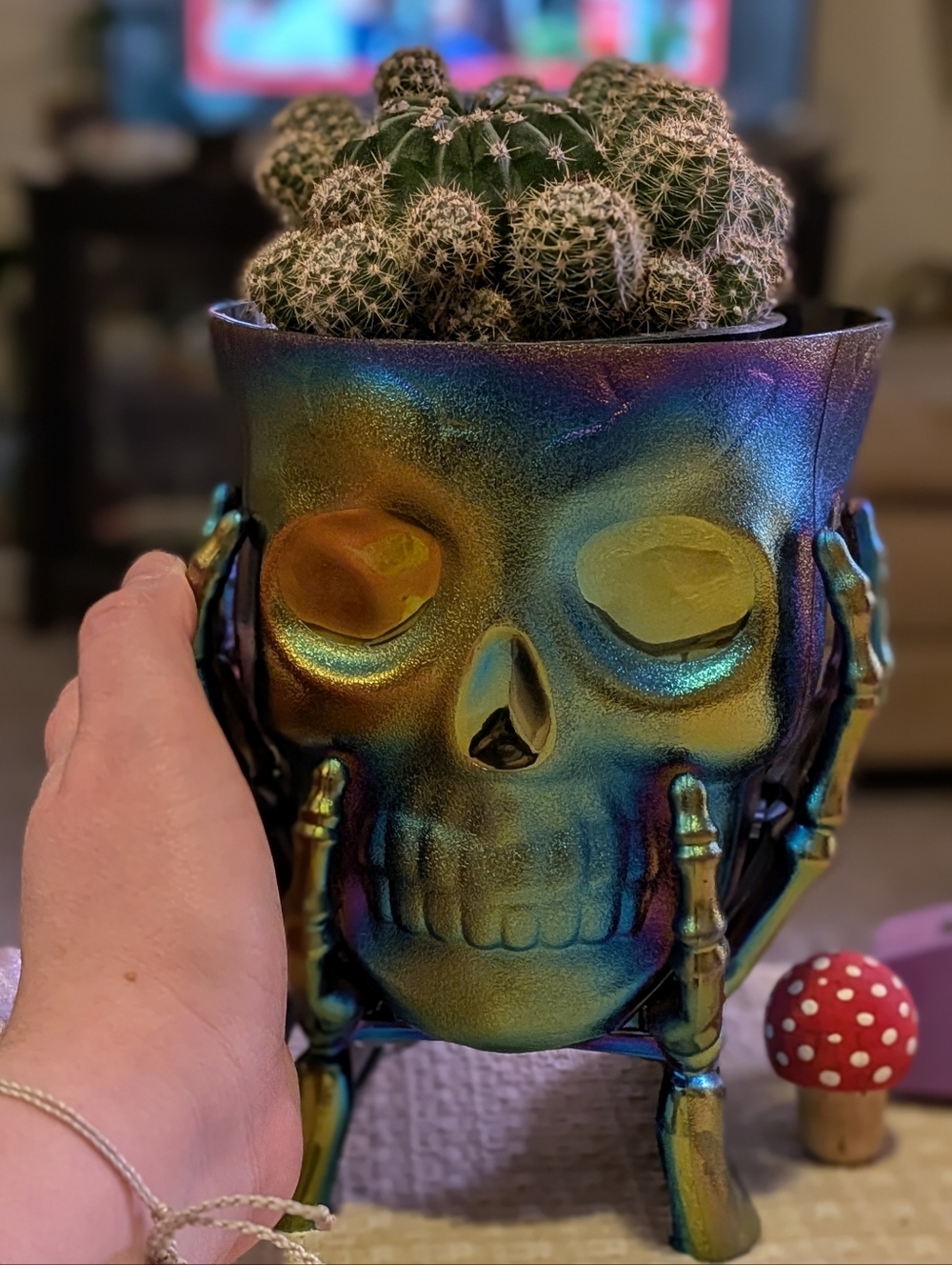 Rainbow Skull Planter - Picture 3 of 3